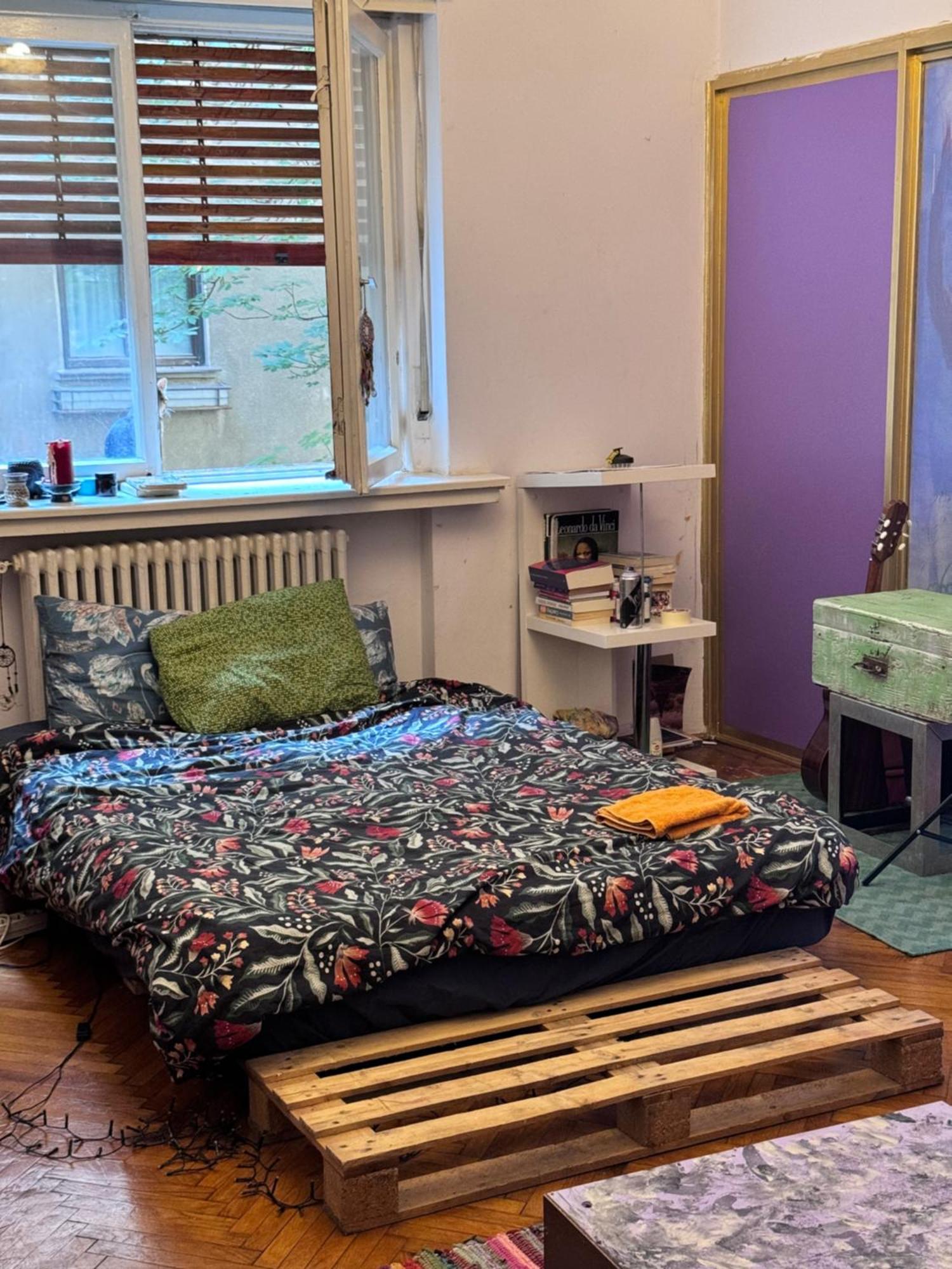 Central Artist - Shared Flat W Host Apartment *