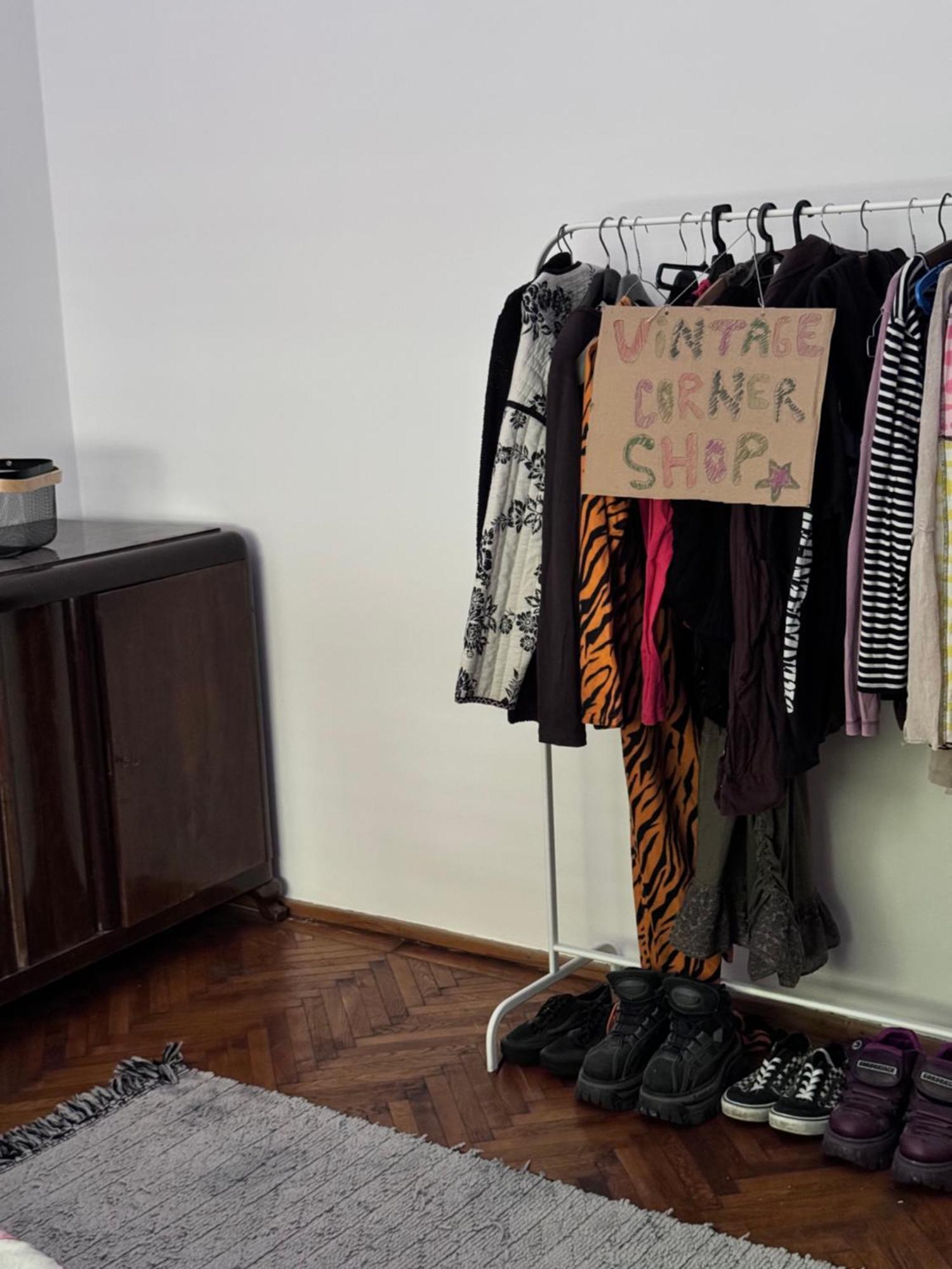 Central Artist - Shared Flat W Host Apartment